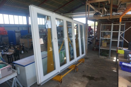 Fensterabschnitt mit Schienenhöhe 200 Breite 388 cm