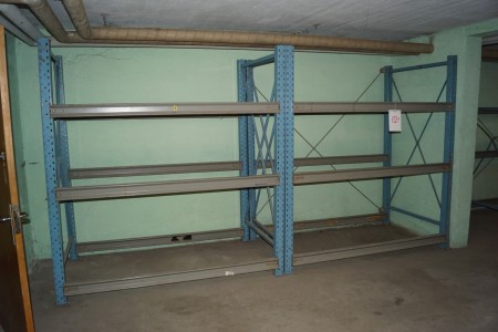 3 pallet racks: 6 gables 215x110 + 18 rails 190 cm