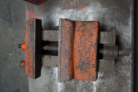 Machine screw l. 40 b. 25 cm + transport trolley 85x50 cm