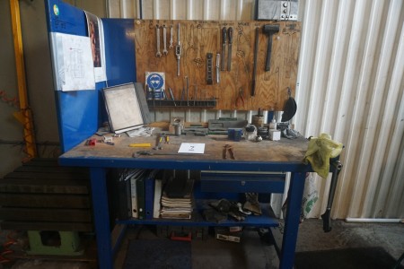 File bench with content. Screw, 150x75 cm