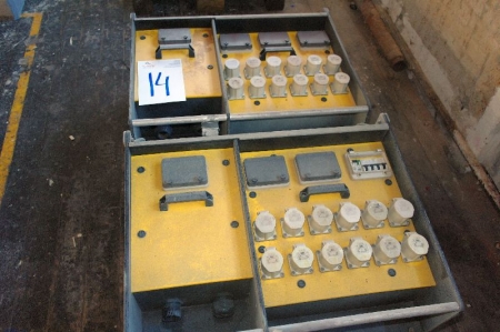 Pallet with 2. power switch panels. Mobile flexbox. 110 volts