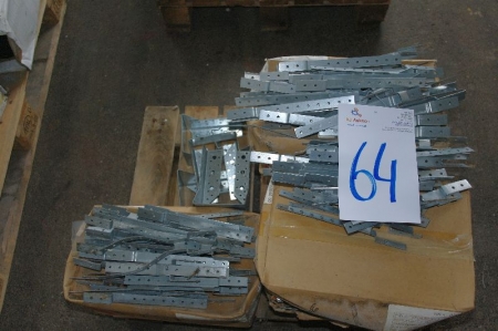 Pallet with roof batten fittings. Type: 40 BMF No: 0284000