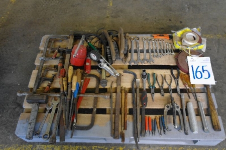 Pallet of various hand tools