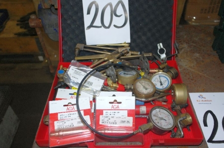 Box of various Blowtorch Equipment + pressure gauge etc.