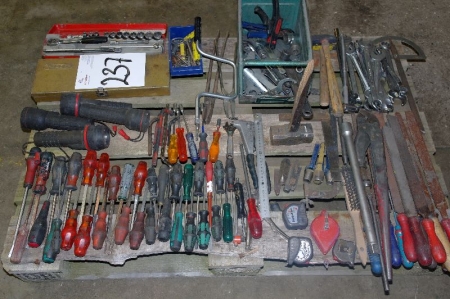 Pallet of various Hand Tools