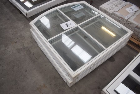 2 stk. vinduer. 117,5x127 cm.