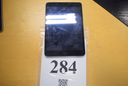 Ipad mini in black. Year: 2012. 16GB. Model number: A1455. Without charger - works optimally.