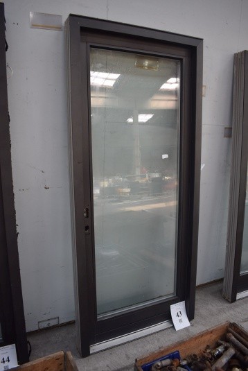 Velfach facade door. 224x105.5 cm. Wood / aluminum. Left inward