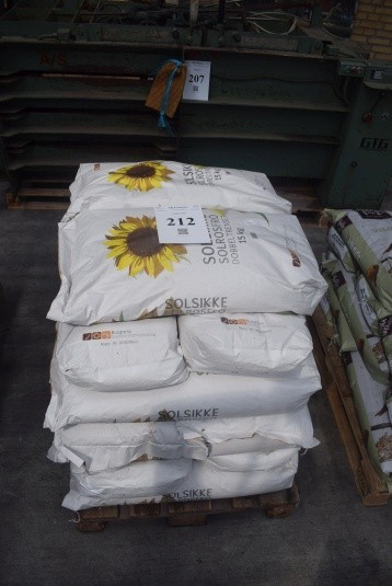 20 bags of sunflower seeds of 15 kg. Double cleaned. Unused and in original packaging