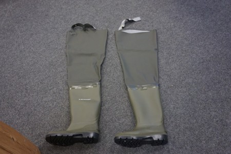 Elka Thigh Waders Size 45 skate boots.