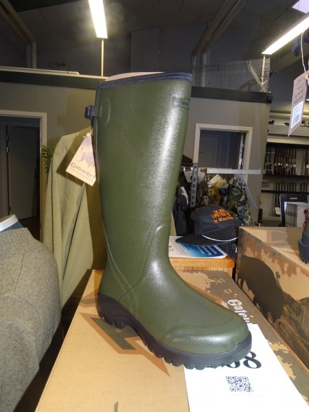 1 pair of hunting boots Gateway str 44.