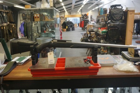 Tikka T3 Warmint Gewehr mit Kal. 30-06 mit Magazin und Unterteil Lauflänge 57 cm