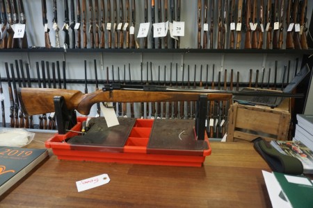 Sabbati-Gewehr nur mit Kal. 6.5x55 mit Magazin und Unterteil montiert und eingesetzt. Lauflänge 54 cm