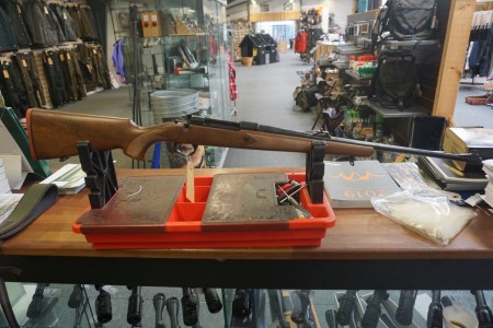 Sabbati Rifle Cal 7 mm Rem Mag mit Magazin und Unterteil Lauflänge 55 cm