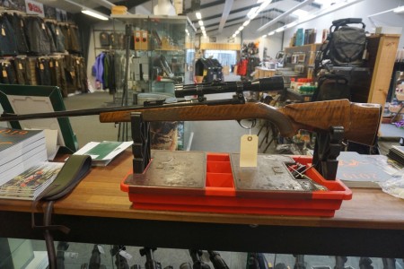 Sako Forrester Rifle mit Cal 22-250 mit Magazin und Unterteil Lauflänge 57 cm