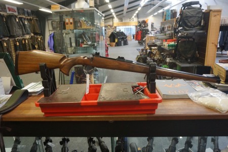 Heym Gewehr mit Kal. 7x64 mit Magazin und Unterteil Lauflänge 80 cm