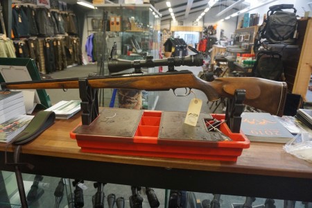 Krico-Strickgewehr mit Tasco-Fernglas. Kal. 30.06 mit Magazin und Bodenstück Lauflänge 51 cm