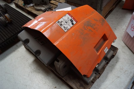 Various parts for the JLG lift