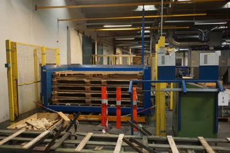 Pallet Charging Magazine. Con Load modelk 990803-1 Max pallet length 240 cm X 150 Width. Including safety grille. As well as runways.Circa 8 meters width 125 cm
