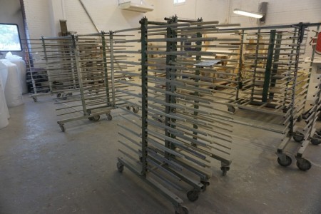 2 pcs. drying racks. Shaft length: 46 cm. Height: 174 cm. + 170 cm.