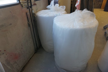 2 pcs. foam rolls of 1000 cm x 500 m pr. bill