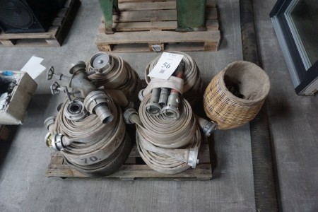 13 rolls of fire hose. Ca. 200m. With suction hose. With basket + benefits.