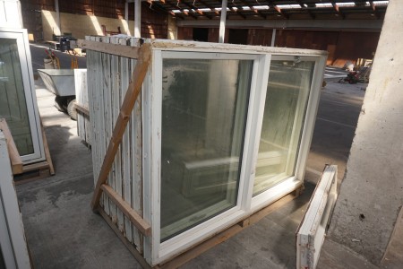 4 Stück Fenster. 190,5 x 139 cm. Zustand: unbekannt