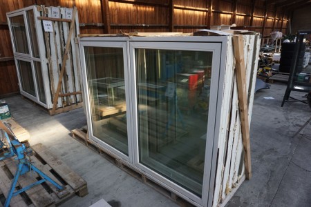3 Stück Fenster. 190 x 138 cm.