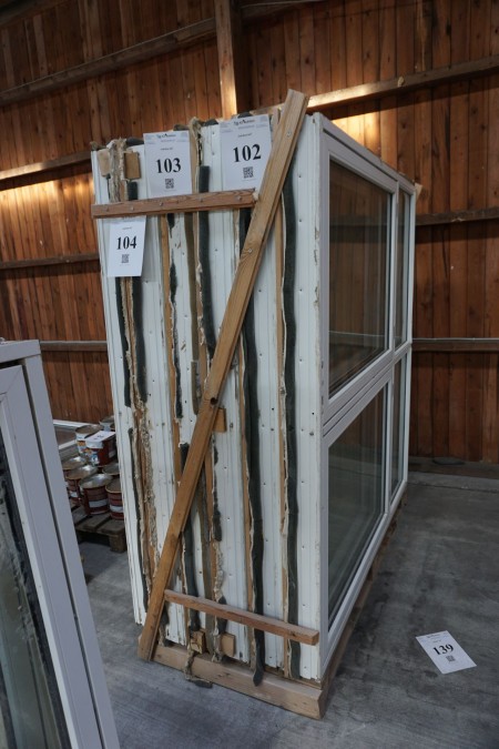 2 Stück Fenster. 177,5 x 190 cm.