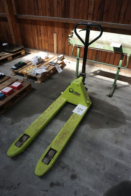 Pallet lifter 2200 kg. Tried and ok.
