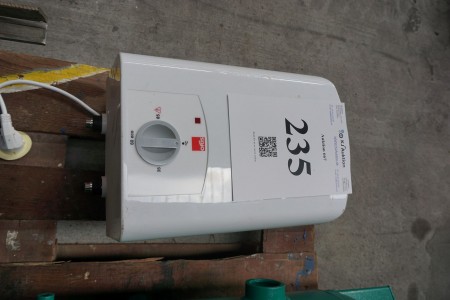 Electric hot water tank.
