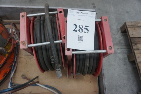 2 pcs. hose reel with hose. Works