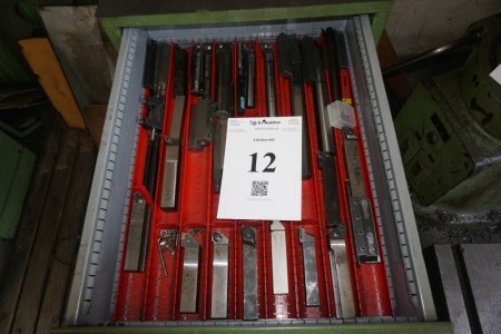 Inhalt in Schublade verschiedener Werkzeughalter.