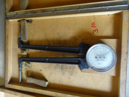 Measuring tools inside 140 to 160 mm.