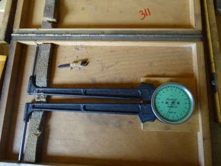 Measuring tool inside 180 to 200 mm.