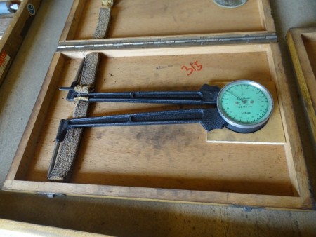 Measuring tool inside 160 to 180 mm.