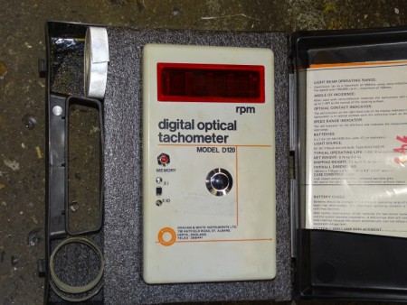 Digital optical tachometer model D120