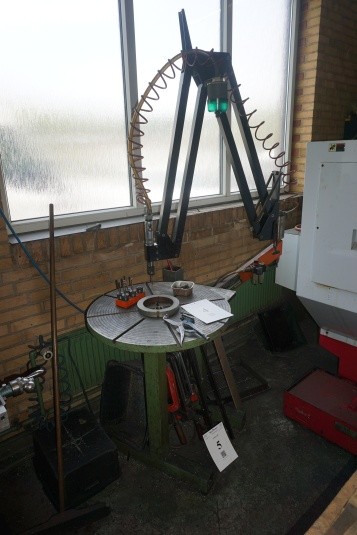S & L Bohrmaschine mit rundem Tisch Ø 68 cm