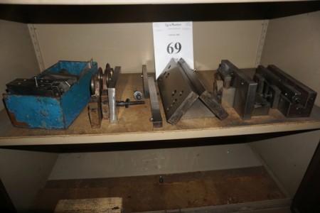 Content of various clamping blocks on 1 shelf.