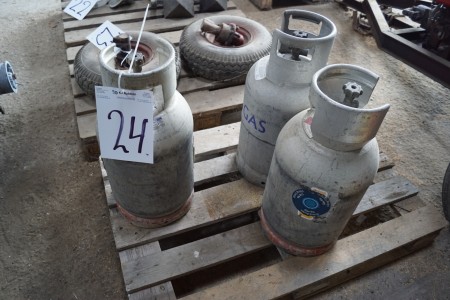 3 gas canisters for truck