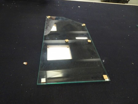 Tempered and laminated glass 2 x 600x300 cut corner 140x480 mm