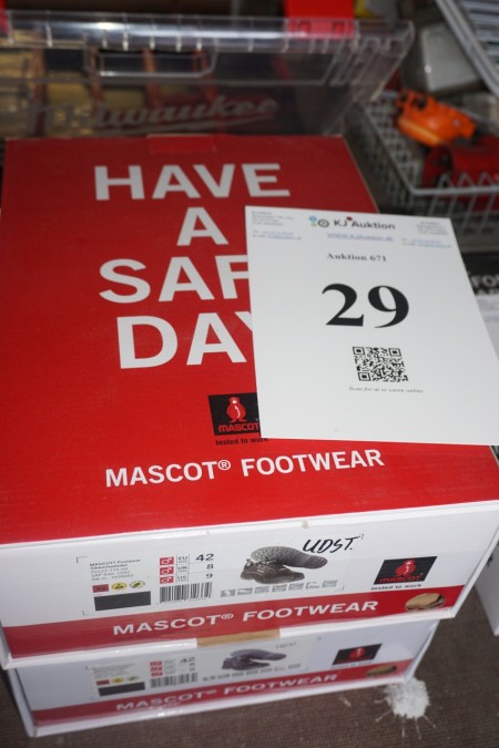 2 pairs of Mascot safety shoes size 42