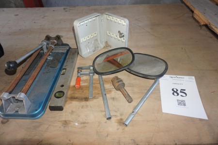 Various tile cutters, exterior mirrors, key cabinet, etc.