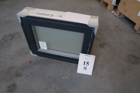 Træ/alu vindue, Antracit/hvid, H50xB60,8 cm, karmbredde 14,8 cm, med fast ramme, 3-lags mat glas. Modelfoto