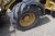 Caterpillar 906 Gummihjuls læsser skovl med hydraulisk  overfaldsgrab alm skovl og pallegafler, Hænger i Hurtigskifte, i venstre side. Ellers fuld funktionsdygtig. Fra konkursbo.