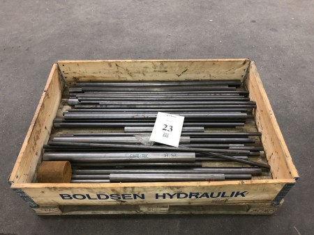 Pallet with various shaft steels.