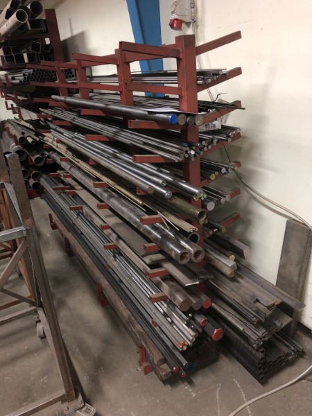 Branch shelf with content. ca. 3 meters