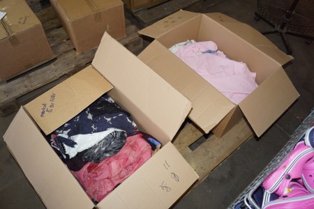 2 boxes of women's clothing