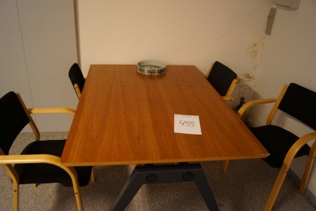 Table with 4 chairs. 140x100