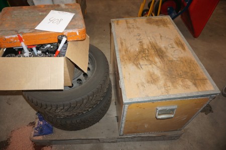 2 fælge med dæk, Kasse med montagelim værktøjskasse 80x50x50 cm